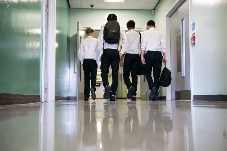 school-children-hallway